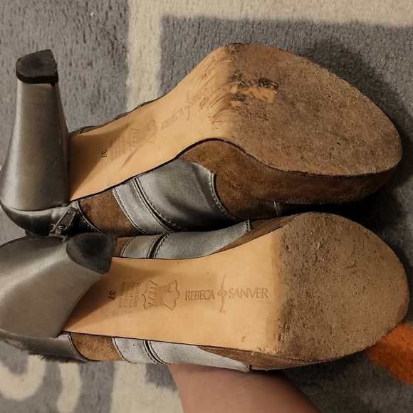 Rebeca Sanver Suede Heels - Picture 6 of 8